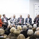 Die Gesprächsrunde im Berliner Bendlerblock (v. l. n. r.): Moderatorin Kirsten von Hardenberg, Professor Karl-Heinz Paqué, Karl Graf Stauffenberg, Armin Fuhrer, Konstantin Kuhle MdB, Professor Johannes Tuchel 