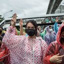 Junge Menschen protestieren in Bangkok