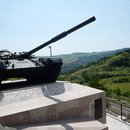Ein Panzerdenkmal bei Schuschi in der Region Bergkarabach erinnert am 25.06.2014 an die Einnahme der strtegisch wichtigen Stadt Schuschi im Jahr 1992.