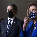 Die Sprecherin des Repräsentantenhauses, Nancy Pelosi, und Impeachment-Manager Jamie Raskin auf einer Pressekonferenz nach dem Freispruch Trumps.