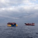 Migranten vor der italienischen Küste 