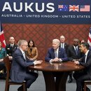  Der britische Premierminister Rishi Sunak trifft sich mit US-Präsident Joe Biden und dem australischen Premierminister Anthony Albanese im Marinestützpunkt Point Loma in San Diego