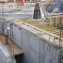 Arbeiten auf Großbaustelle, Rohbau