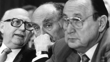 Mischnick, Graf Lambsdorff und Genscher auf dem Bundesparteitag 1988