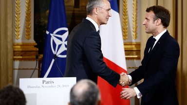 Nato-Generalsekretär Jens Stoltenberg und Emmanuel Macron.