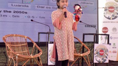 Emaan auf der Bühne