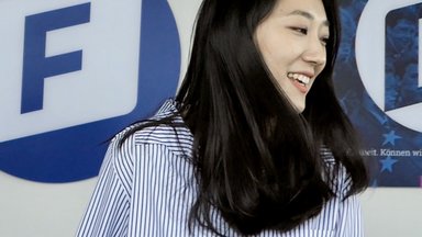 Foto 
  Choyoung 
 
  Son 
