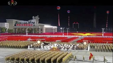 Nordkorea feierte das 75. Parteijubiläum mit einer nächtlicher Militärparade