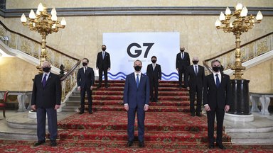 G7