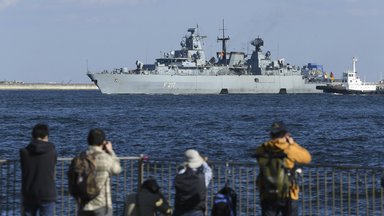 Die Fregatte Bayern läuft am 05. November in Tokyo ein. 