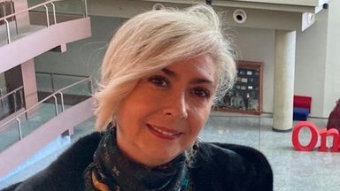 Foto 
  Claudia 
 
  Luna Palencia
