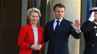 Der französische Präsident Emmanuel Macron und die Präsidentin der Europäischen Kommission Ursula von der Leyen