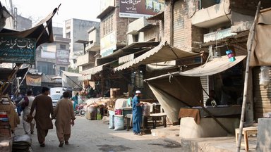 Lahore walled city bazar at delhi gate