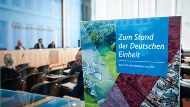 Jahresbericht Deutsche Einheit