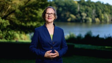 Foto 
  Liane
 
  Knüppel
