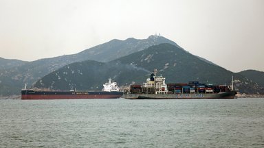 Containerschiffe im Suedchinesischen Meer