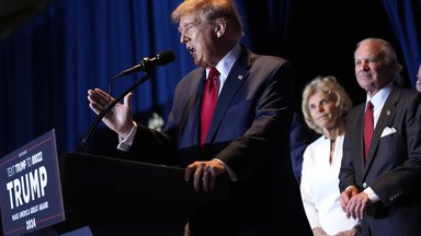 Donald Trump Henry McMaster Peggy South Carolina 