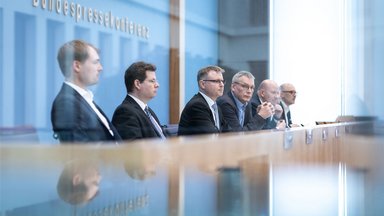 Bundespressekonferenz zur Gemeinschaftsdiagnose der Wirtschaftsforschungsinstitute in Berlin