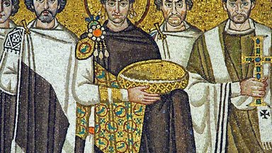Emperor Justinian and his retinue. San Vitale. Ravena, Italy