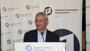 Foto 
  Manzoor
 
  Ahmad
