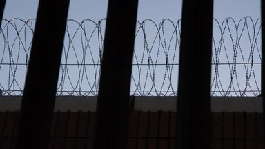 belarusische Soziologen, Wissenschaftler, Aktivisten und Journalisten. Diese wurden in Abwesenheit zu langen Haftstrafen verurteilt, weil sie sich für ein demokratisches Belarus einsetzen