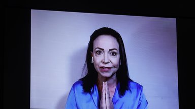Die venezolanische Oppositionsführerin Maria Corina Machado hält ihre Rede nach der Verleihung des Vaclav-Havel-Preises 2024 in einem Video