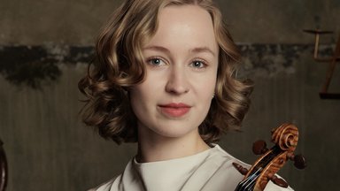 Foto 
  Carolin Susanna
 
  Hermann
