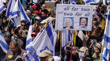 Landesweite Organisationen protestieren in Jerusalem gegen Benjamin Netanjahus Entlassung des Chefs des Shin Bet, Ronen Bar, und den Versuch, den Generalstaatsanwalt Gali Baharav Miara zu entlassen