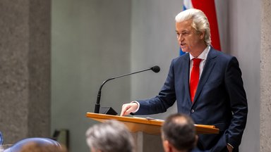 GEERT WILDERS addresses a plenary session