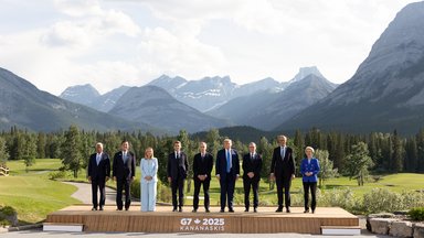 G7