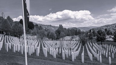 Gräber der Opfer von Srebrenica 