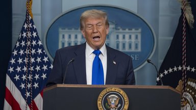 US-Präsident Donald Trump spricht im Weißen Haus